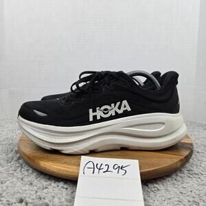 Hoka One One Mens 9.5D Bondi 9 Black White Athletic Daily Gym Road Running Shoe